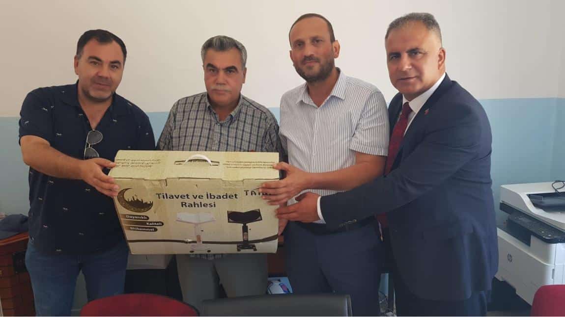 OKULUMUZA,EĞİTİM CAMİAMIZA KATKILARINDAN DOLAYI ZİYA YİĞİTER  ÖĞRETMENİMİZE TEŞEKKÜR EDERİZ.